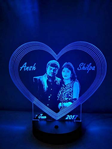 Create an Apna Photo® Wooden Heart-shaped 3D Lamp that changes in 16 colors to display your personalized photo and name. (20×18 cm)