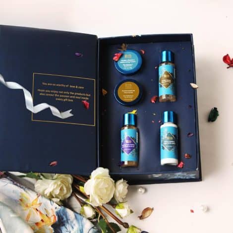 Blue Nectar Beauty Gift Box: An amazing combo of face and body care products, ideal for gifting on special occasions.