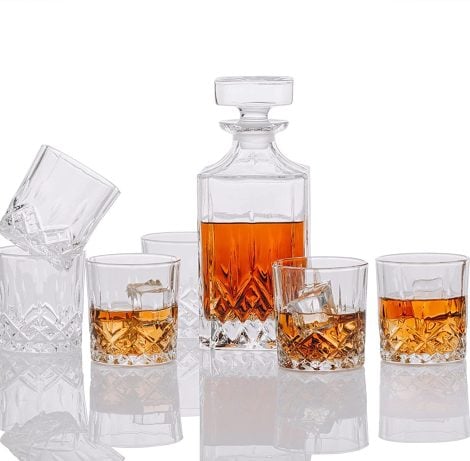 Sugar Paw Whiskey Set with 6 Glasses, Elegant Glassware for Alcohol, Perfect Gift for Indian Gentlemen.