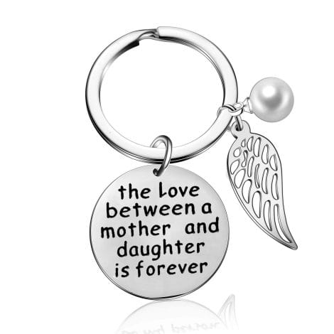 “Mother-Daughter/Son Love Pearl Keychain – Perfect Mother’s Day Gift – Family Bond in Jewelry.”