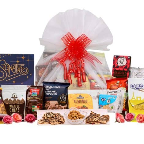 The Delightful Gourmet Gift Hamper from The Gift Tree: 2.9 kg Dark Chocolate Treat