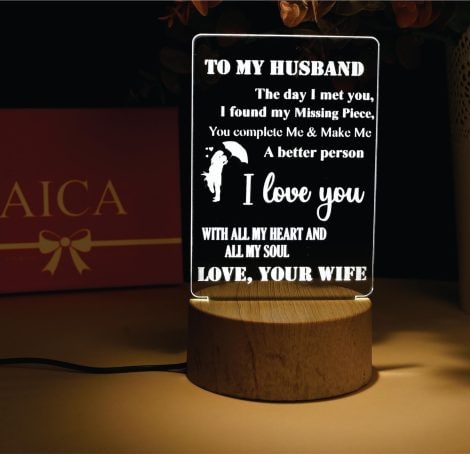 Best Husband Quote LED Lamp – Heartfelt Gift for Indian Husbands – Wood Texture, Cozy Yellow Light.