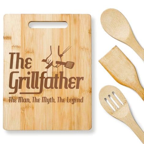 The King of Grills Cutting Board – Perfect Birthday Gifts for Dad, Engraved Cooking Board for Father’s Day.