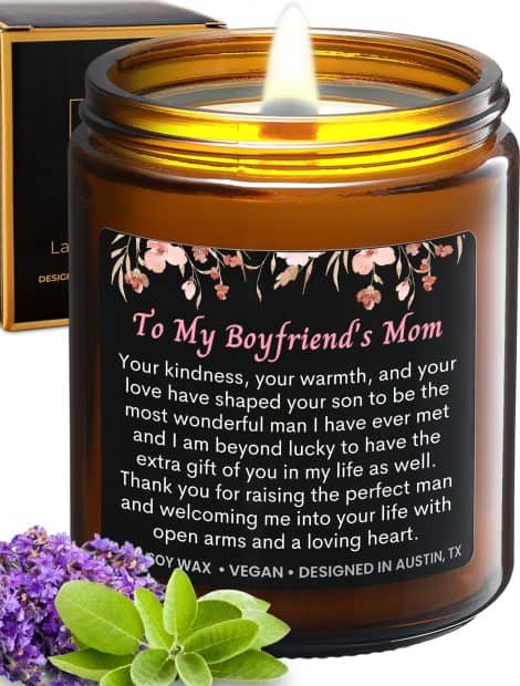 Candle for your boyfriend’s mom, ideal gift from girlfriend, for birthday and beyond.