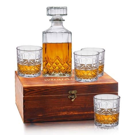 Exquisite whiskey decanter set with airtight stopper, 4 glasses. Perfect for gifting on Father’s Day, birthdays, and anniversaries.