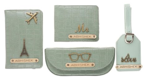 A personalized leather gift set with name and charm for men – perfect for marriages and anniversaries.