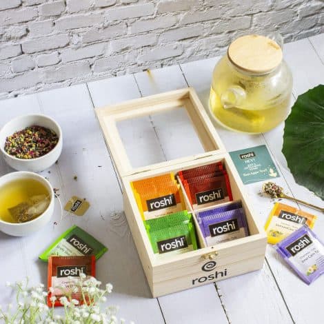 Roshi’s Green Tea Gift Box contains 40 tea bags with 4 exotic flavors, ideal for festivals and travels.